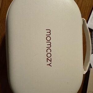 Momcozy M6 portable breast pump